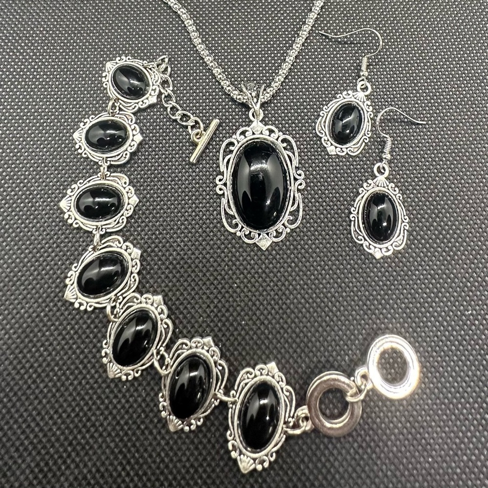 STUNNING Vintage Style Black Onyx Tone Silver Filigree Jewelry Set